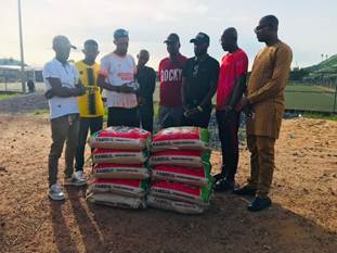 Hon. Mohamed Papa Bangura Donates Rice & Le5, 000 to Wusum Stars FC